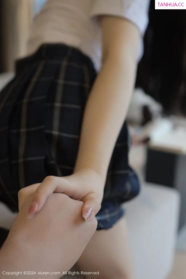   [XiuRen]高清写真图 2024.03.04 No.8173 陈小花 丝袜美腿第48张图片